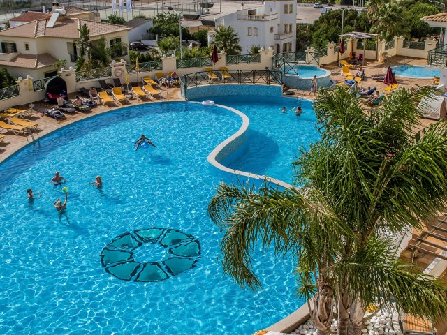 Verblijf o.b.v. all-inclusive in een 5*-hotel nabij het strand in <b>Albufeira</b> incl. vlucht