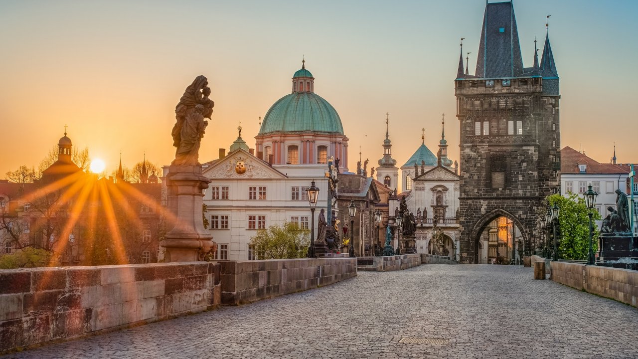 Ontdek de gouden stad Praag incl. vlucht en ontbijt