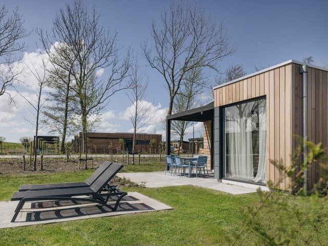 FLASHDEAL! ⚡ Verblijf in een lodge op ecologisch vakantiepark in <b>Wijdenes</b> nabij <b>Hoorn</b>
