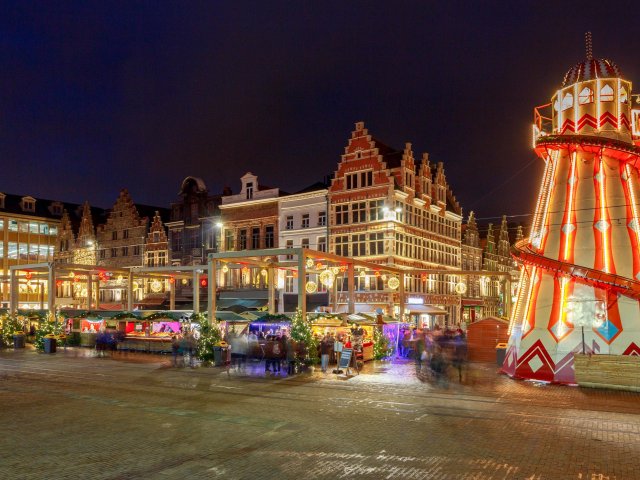 Bezoek de kerstmarkt en verblijf in <b>Gent</b> incl. 4*-hotel en ontbijt