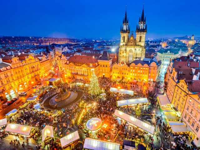Bezoek de kerstmarkten en verblijf in hartje <b>Praag</b> incl. vlucht en ontbijt