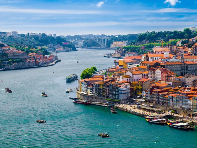Ontdek <b>Porto</b> tijdens een stedentrip incl. vlucht, transfer en ontbijt