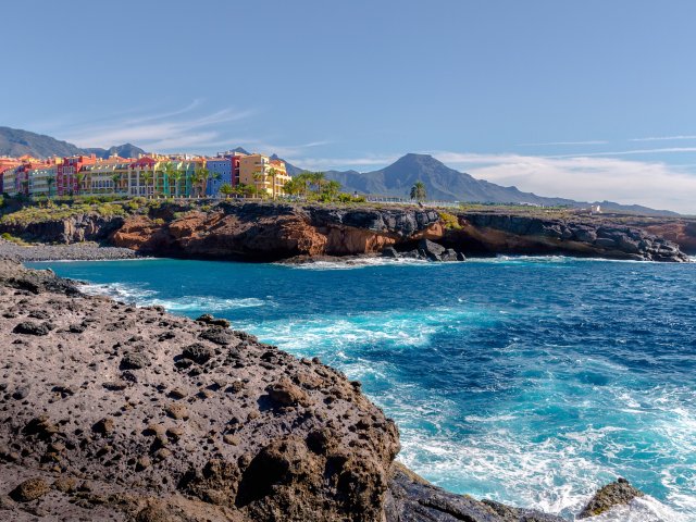 Nabij Costa Adeje op <b>Tenerife</b> incl. vlucht, transfer en ontbijt of halfpension
