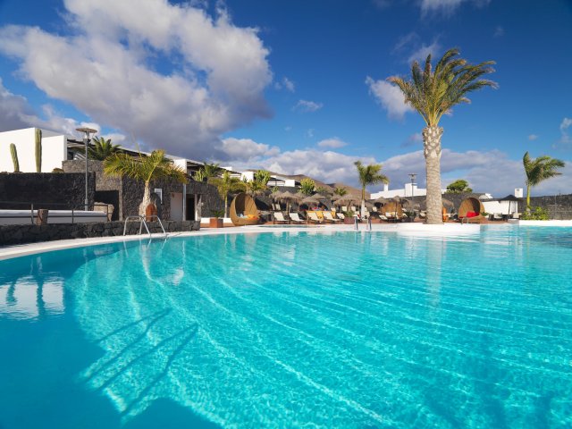 Verblijf in een 4*-resort op <b>Lanzarote</b> incl. vlucht en transfer