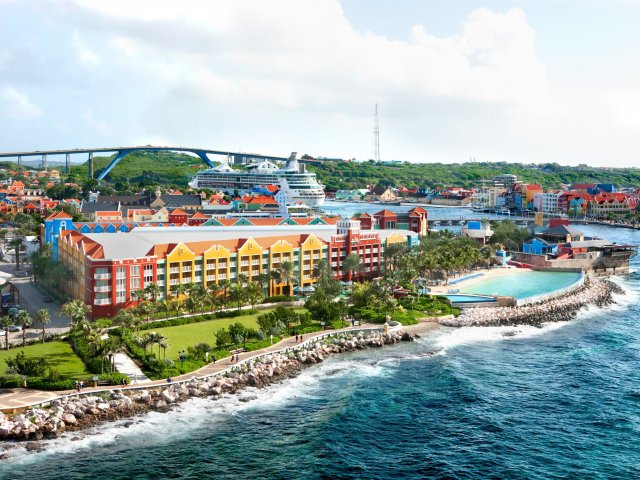 Genieten in een luxe 5*-resort op <b>Curaçao</b> incl. vlucht en transfer