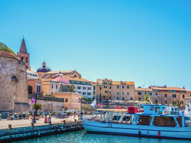 Fly & drive: het beste van <b>Sardinië</b> incl. vlucht, huurauto en ontbijt