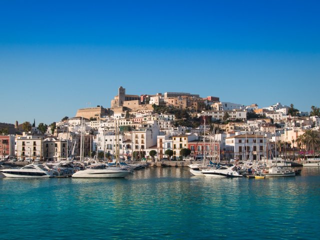 Verblijf op het prachtige <b>Ibiza</b> o.b.v. halfpension incl. vlucht