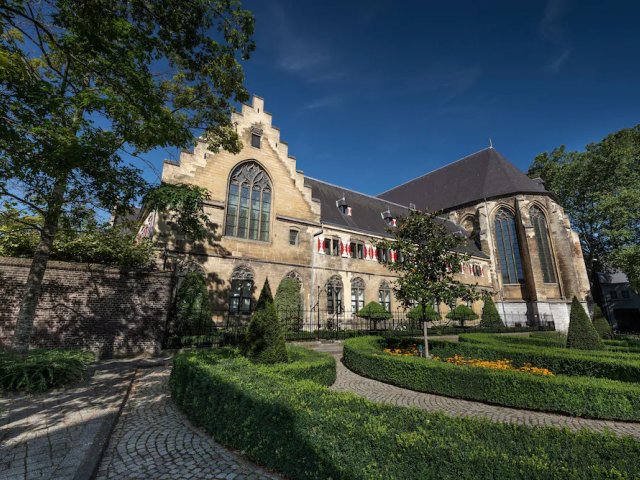 In voormalig 15e-eeuws klooster: 5*-Kruisherenhotel in Maastricht